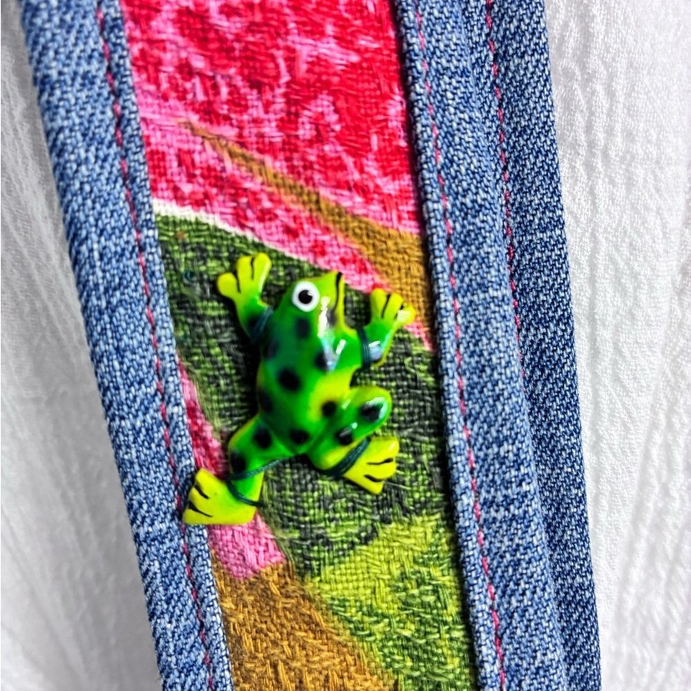 Handmade/Upcycled Distressed Denim Shoulder Bag, Multicolored; Casual/Street/Art - Picture 5 of 6